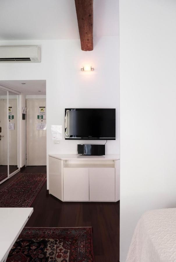 Comecasa Flowery Terraced Apartment ミラノ エクステリア 写真