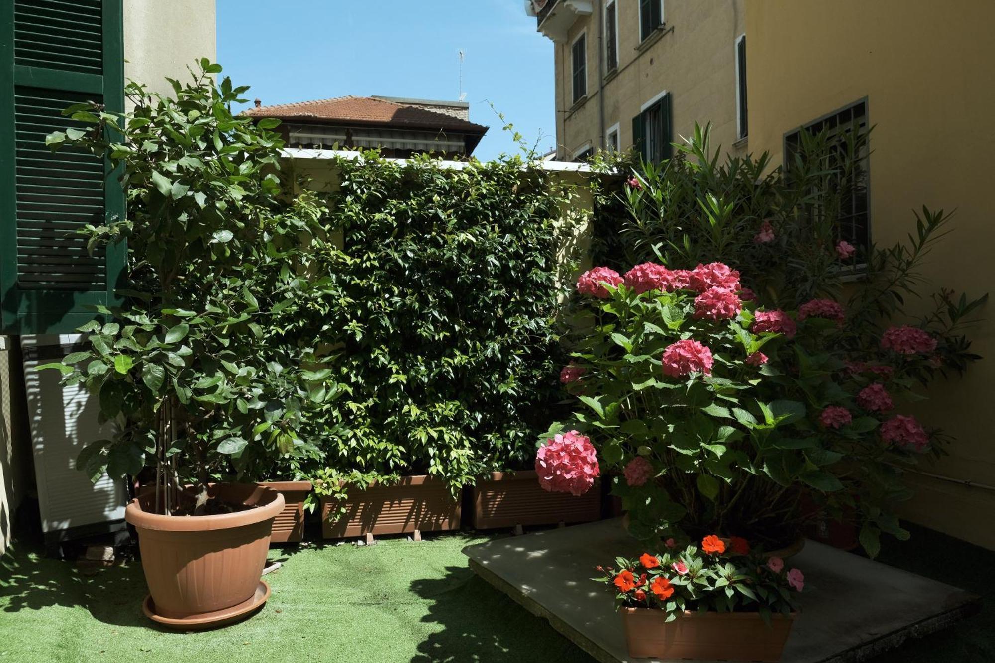 Comecasa Flowery Terraced Apartment ミラノ エクステリア 写真