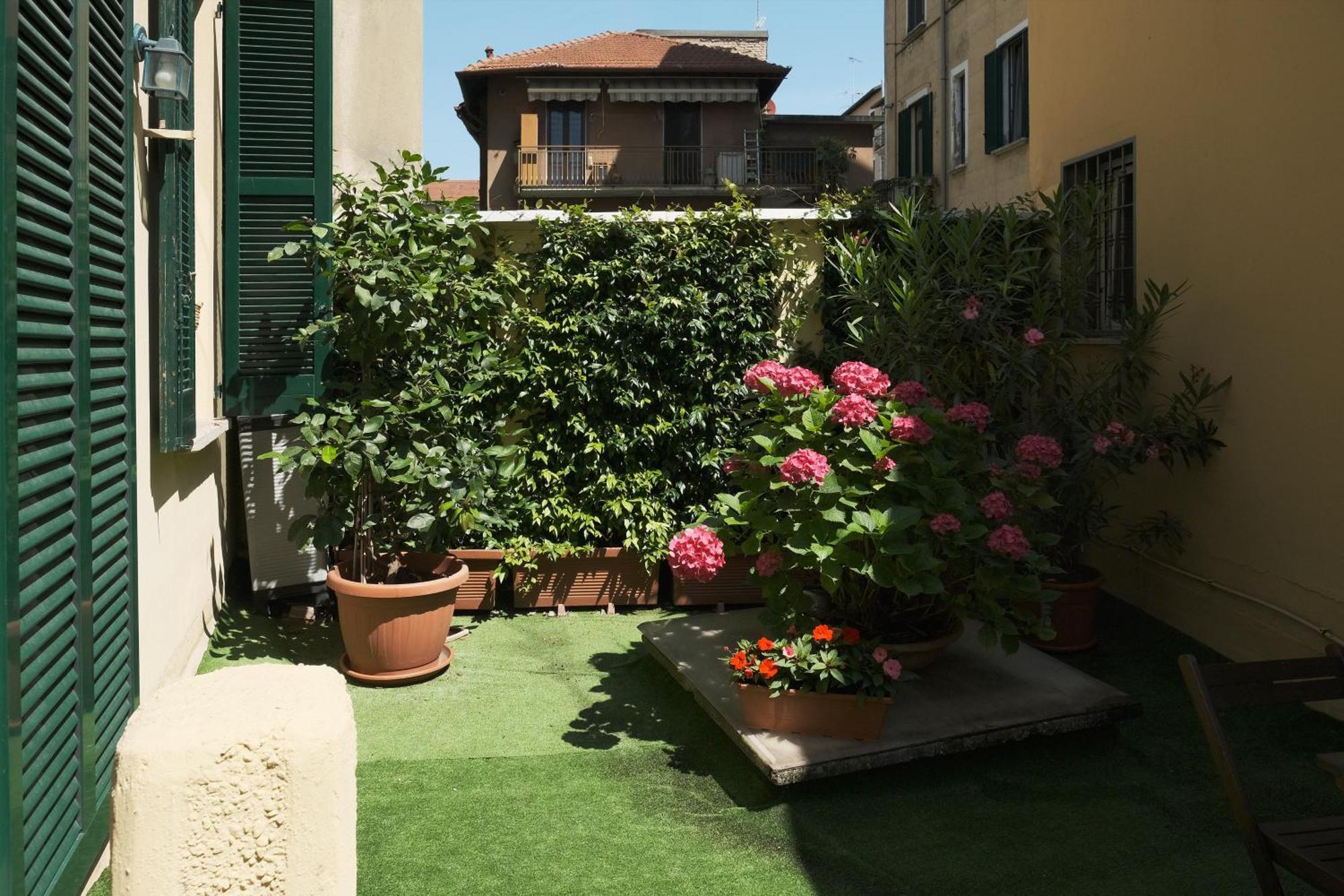 Comecasa Flowery Terraced Apartment ミラノ エクステリア 写真
