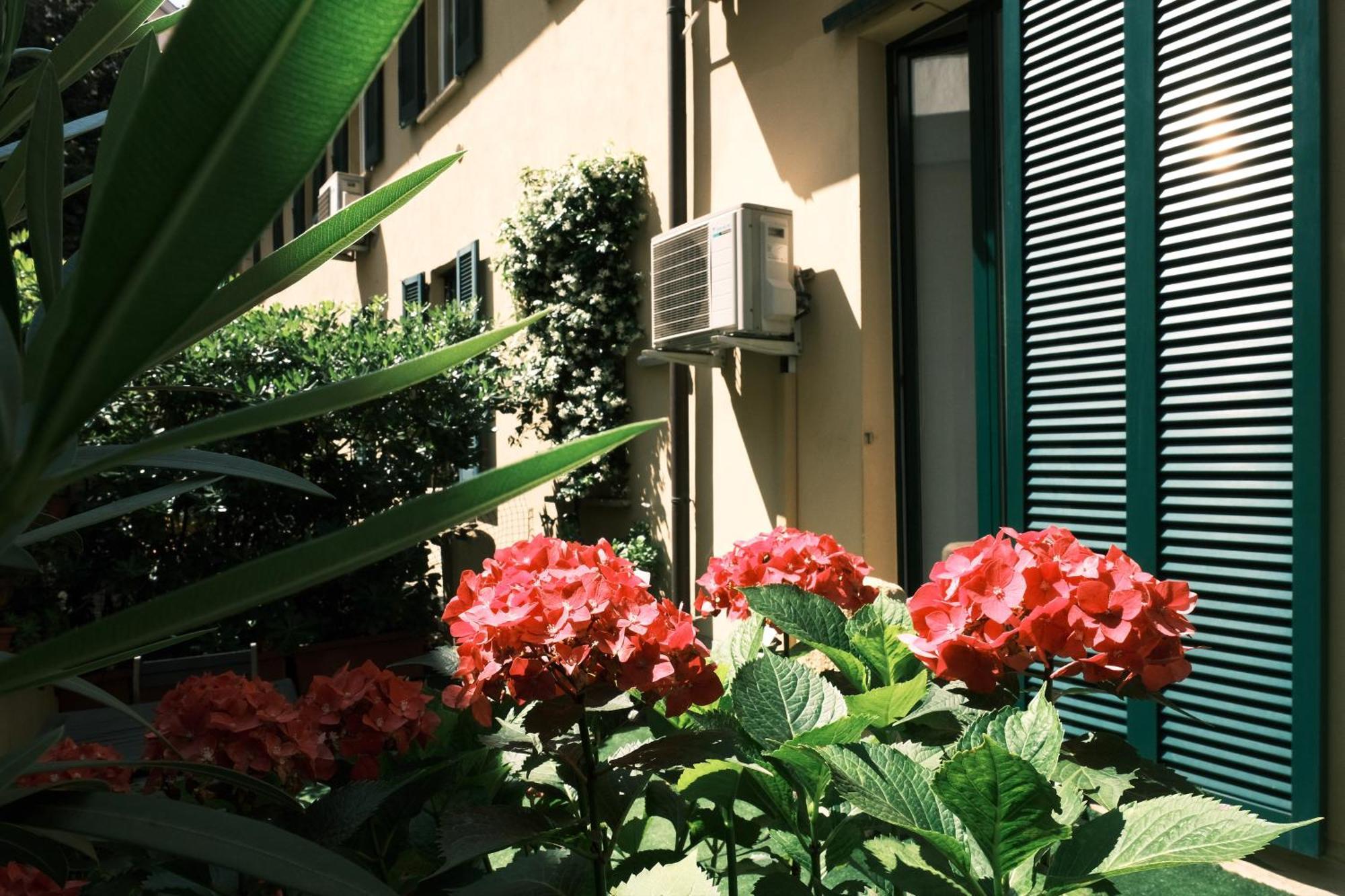 Comecasa Flowery Terraced Apartment ミラノ エクステリア 写真