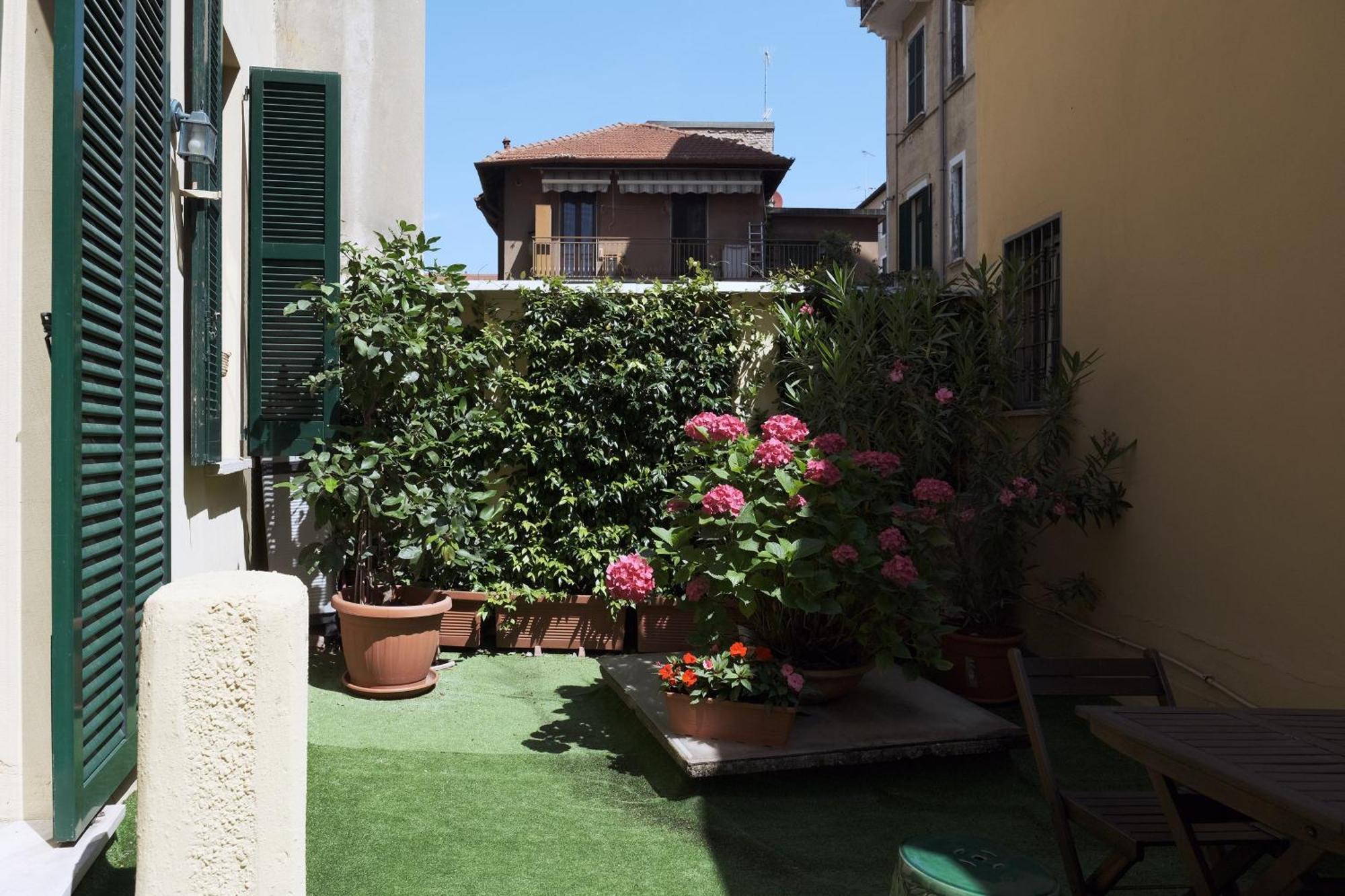 Comecasa Flowery Terraced Apartment ミラノ エクステリア 写真